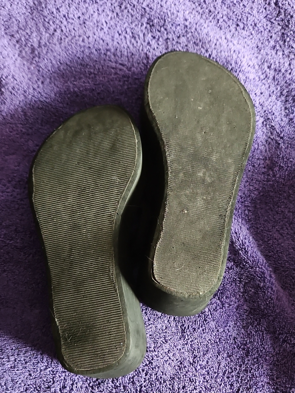 2 Pair Colin Stuart Flip Flop Heels Size 7 Black And Yellow Pair - Picture 5 of 9